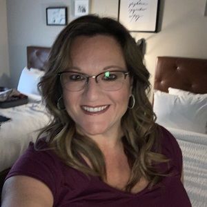 Meet your Posher, Lori